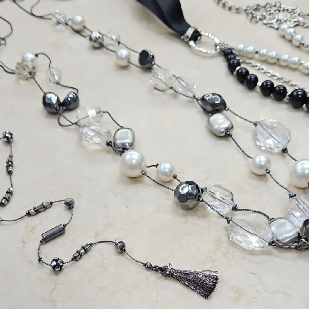 Elegant Black and Silver Women's Necklace Set - Picture 6 of 6